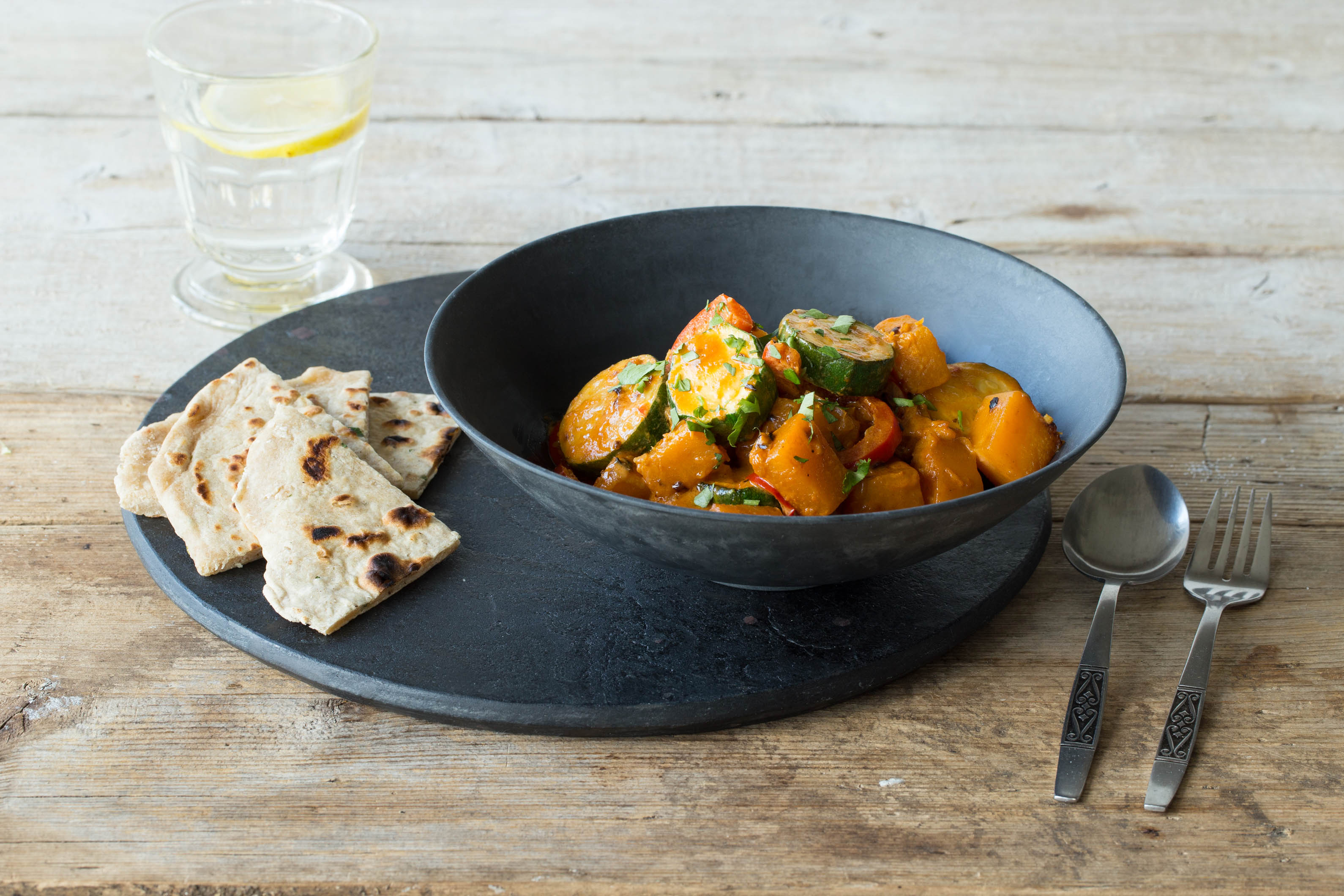 Indisches Korma Gemüsecurry mit Naan Brot Rezept HelloFresh