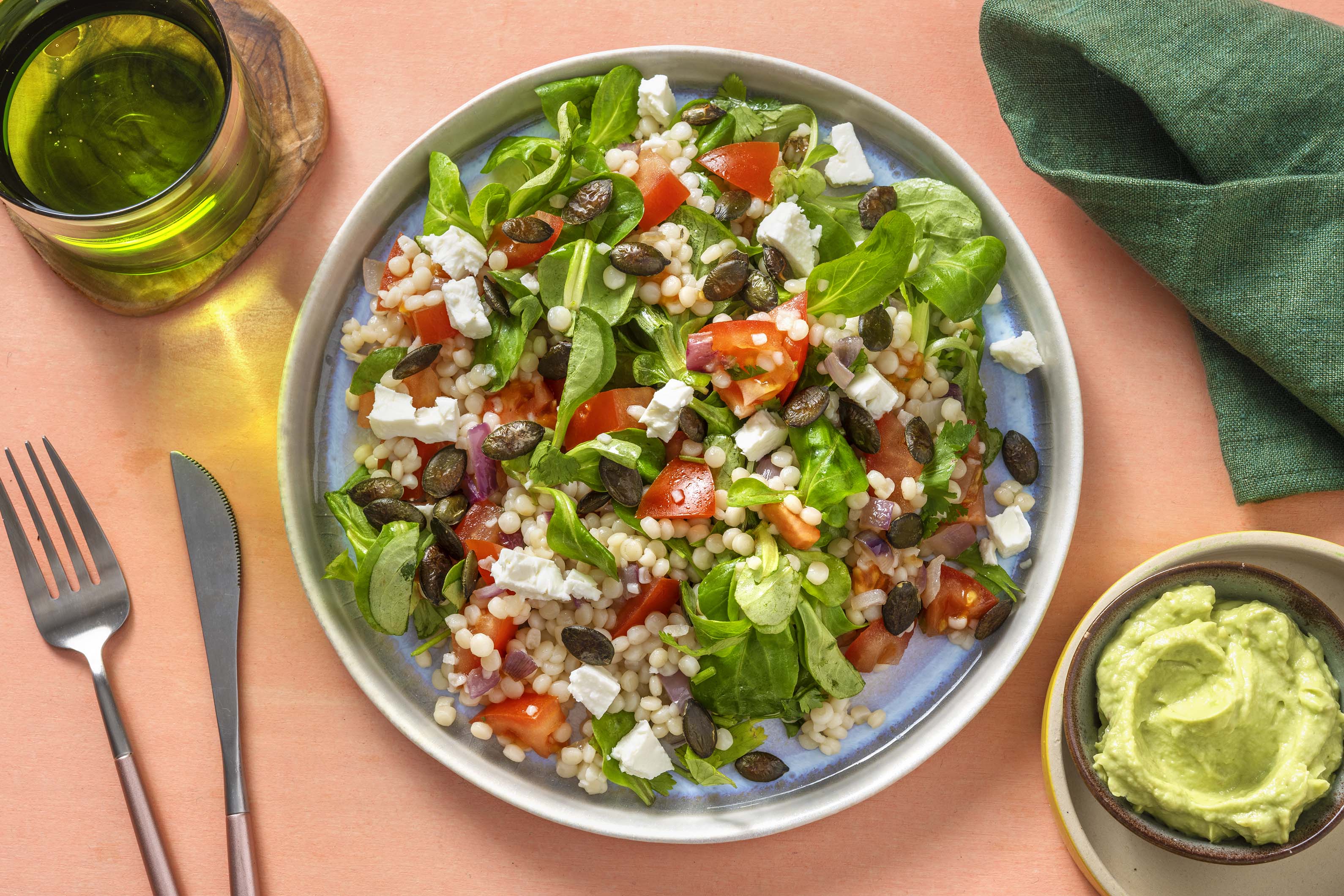 Salade De Couscous Perl Avec Dip D Avocat Fromage Grec Recette