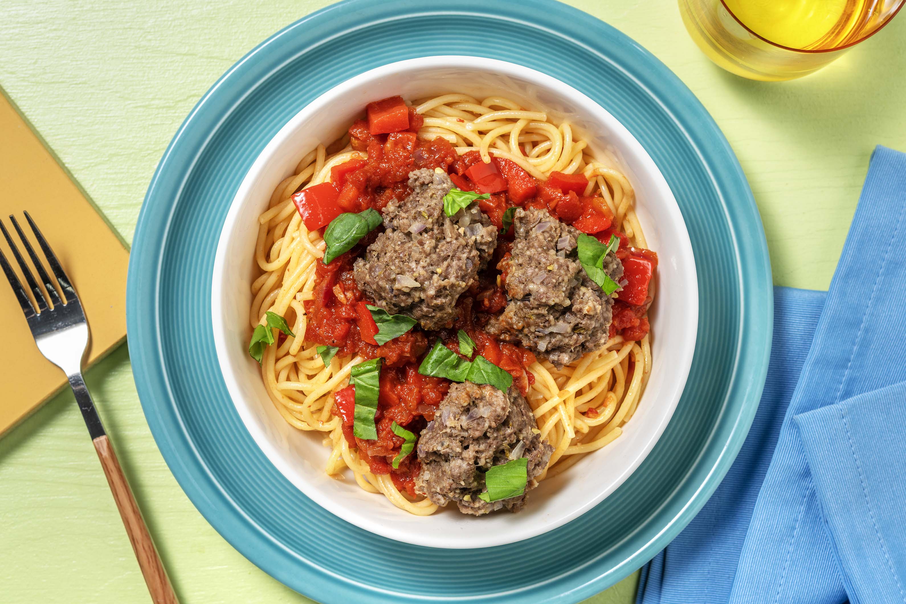 Spaghetti mit Hackbällchen in Tomatensoße Rezept HelloFresh