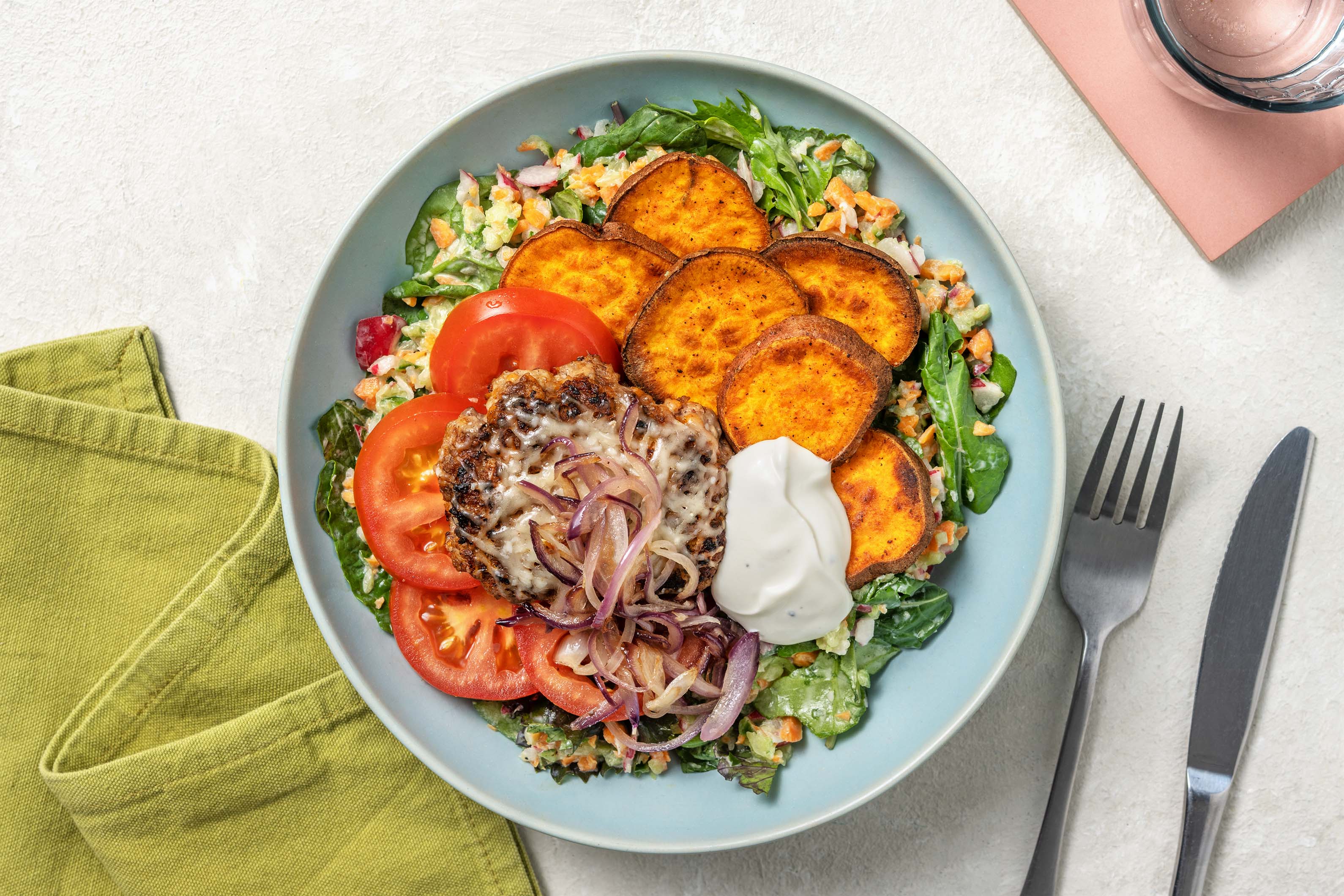 Naked Burger mit Hackpatty Käse Zwiebeln Rezept HelloFresh