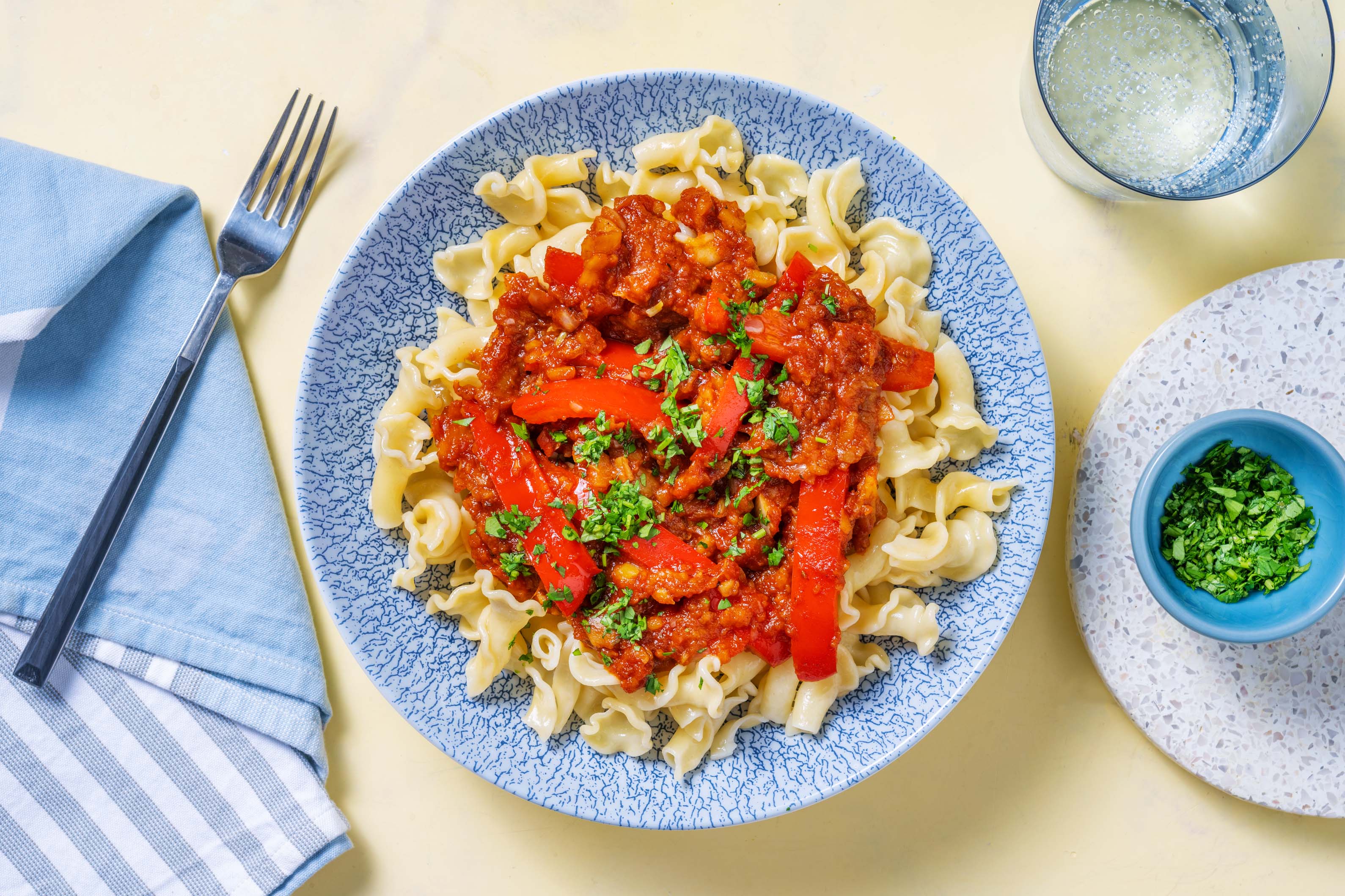 Veganes Jackfruit Gulasch Mit Gigli Pasta Rezept HelloFresh