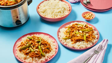 Slow Cooker Kickin’ Cashew Chicken 2x the delicious servings!
