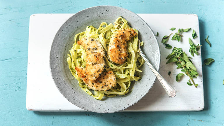 Hähnchenfilets in knuspriger Kräuterpanade