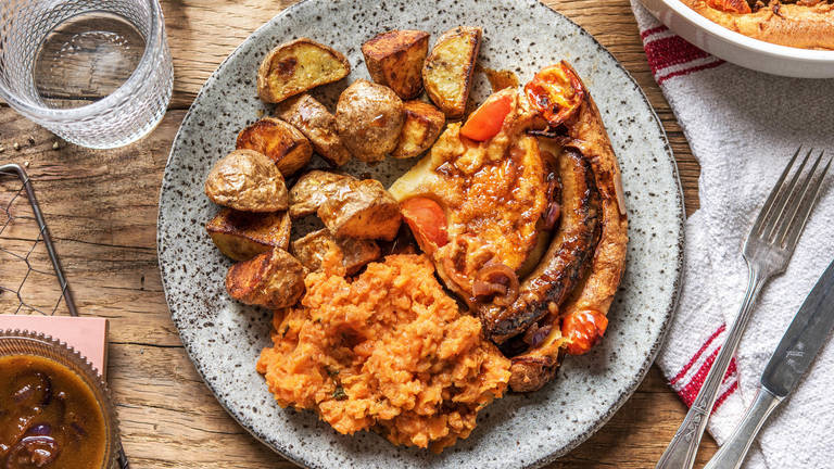 Saucisse de sanglier et de bœuf, Yorkshire pudding et jus de viande