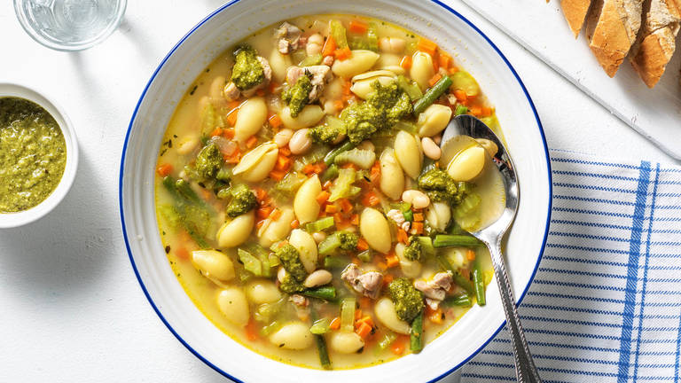 Soupe de légumes avec du poulet