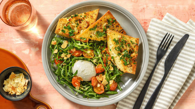 Insalata Caprese! Salat mit Pane Aglio e Olio