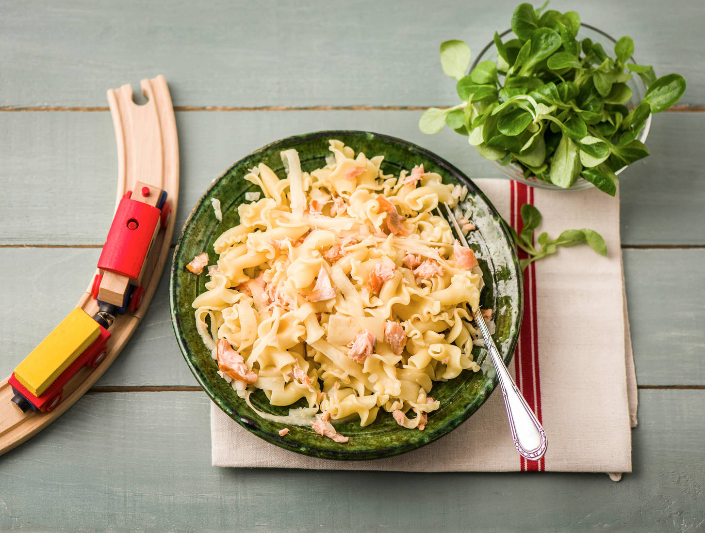 Warmgerookte zalm met pastinaak en citroen
