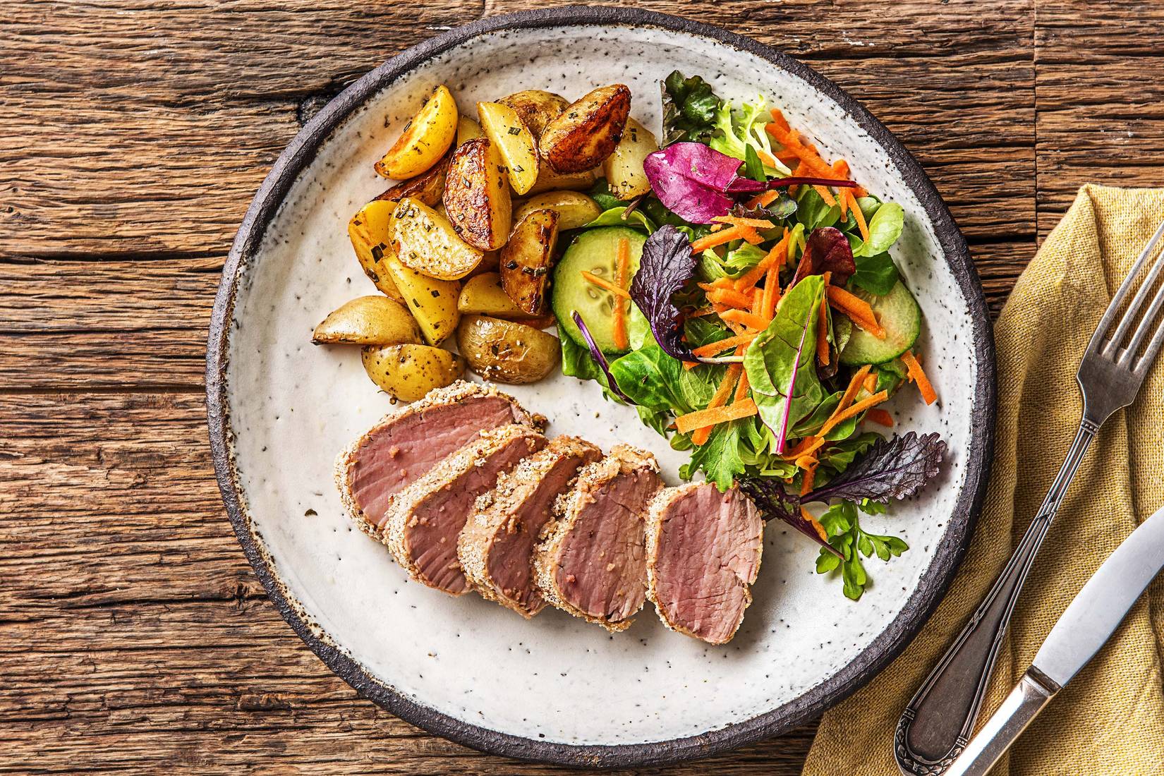 Saftiges Schweinefilet mit Senfkruste