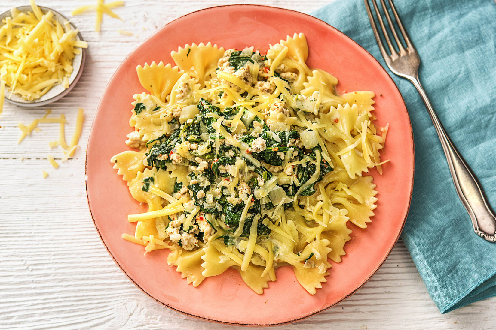 Farfalle crémeuses au poulet haché