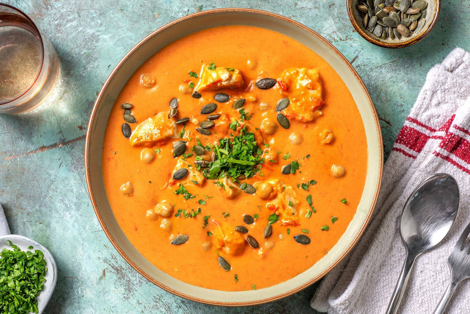 Pikanter Hähncheneintopf mit Kichererbsen