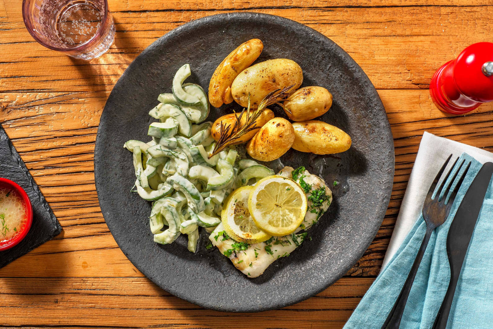 BBQ Lachs-Päckchen mit Grillkartoffeln