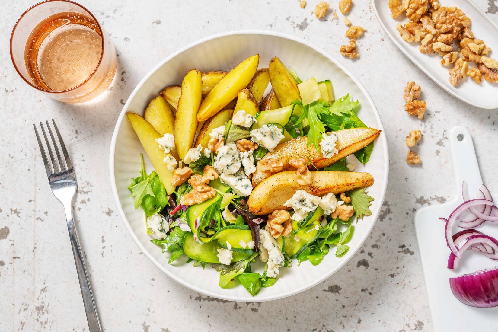 Pear & blue cheese salad