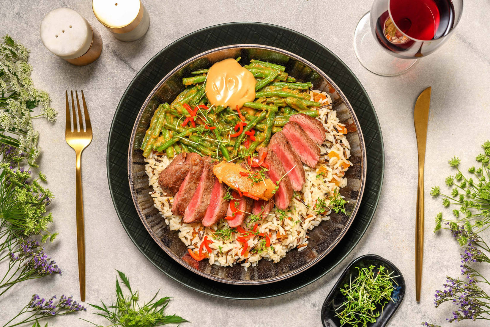 Miso-Butter-Steak auf Aprikosen-Wildreis