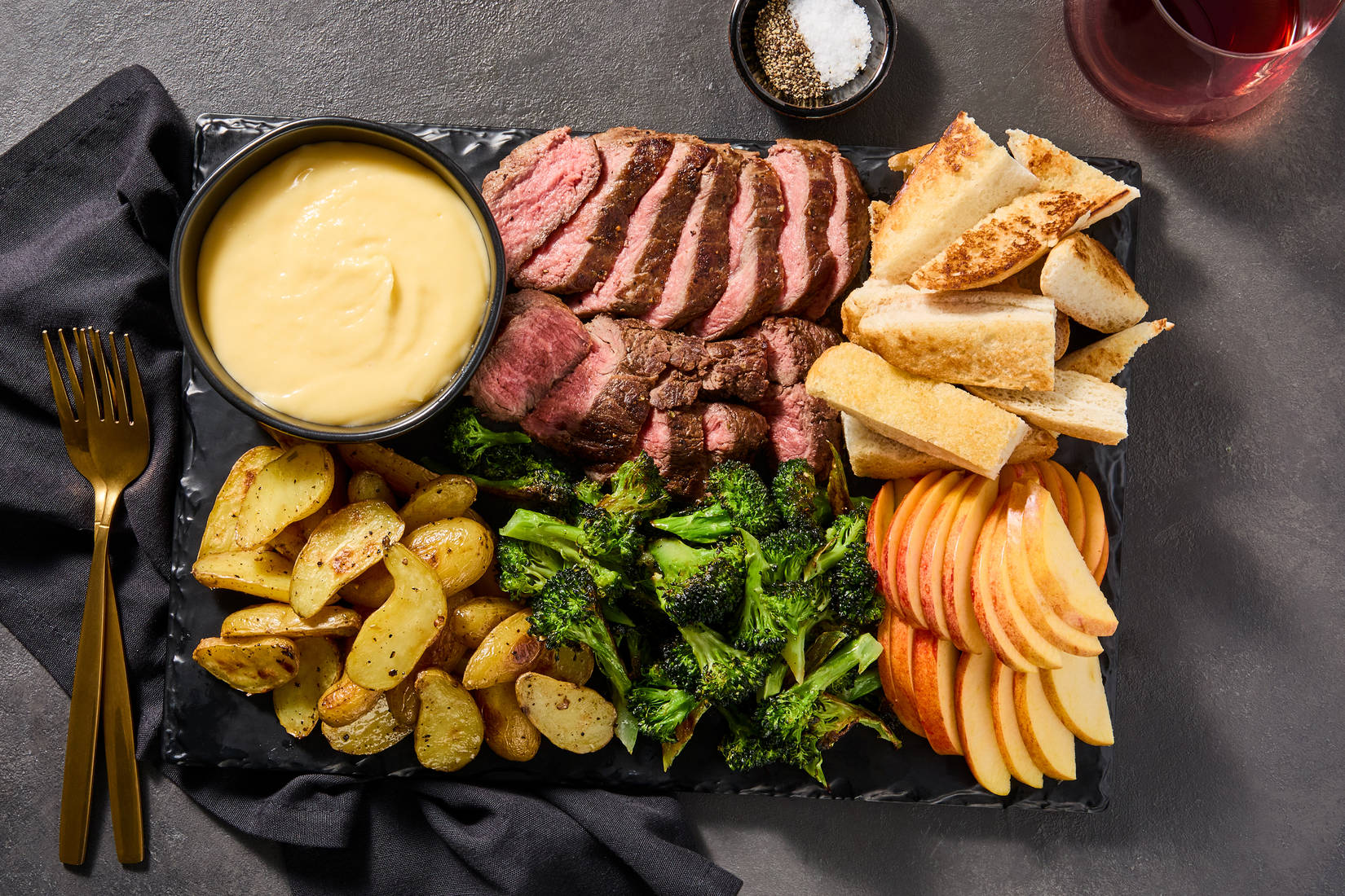 Beef Tenderloin & Cheddar-Gouda Fondue