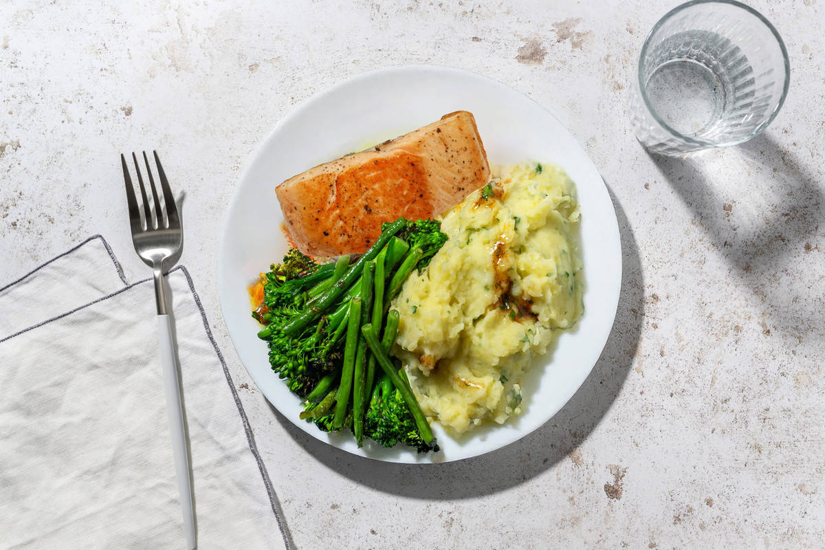 Cajun Spiced Salmon and Parsley Dressing