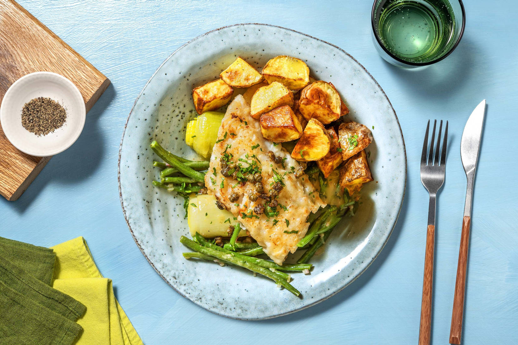 Dos de merlu en sauce au beurre & câpres