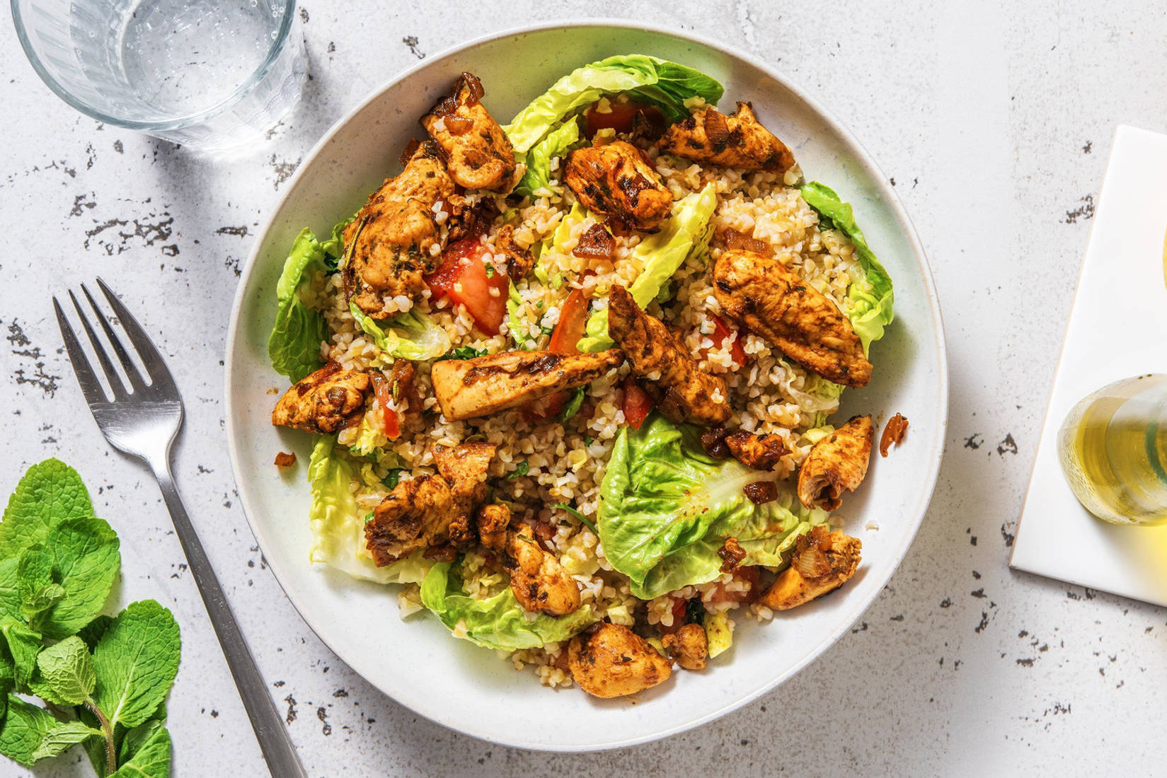 Frisse tabouleh met kipgyros en verse kruiden