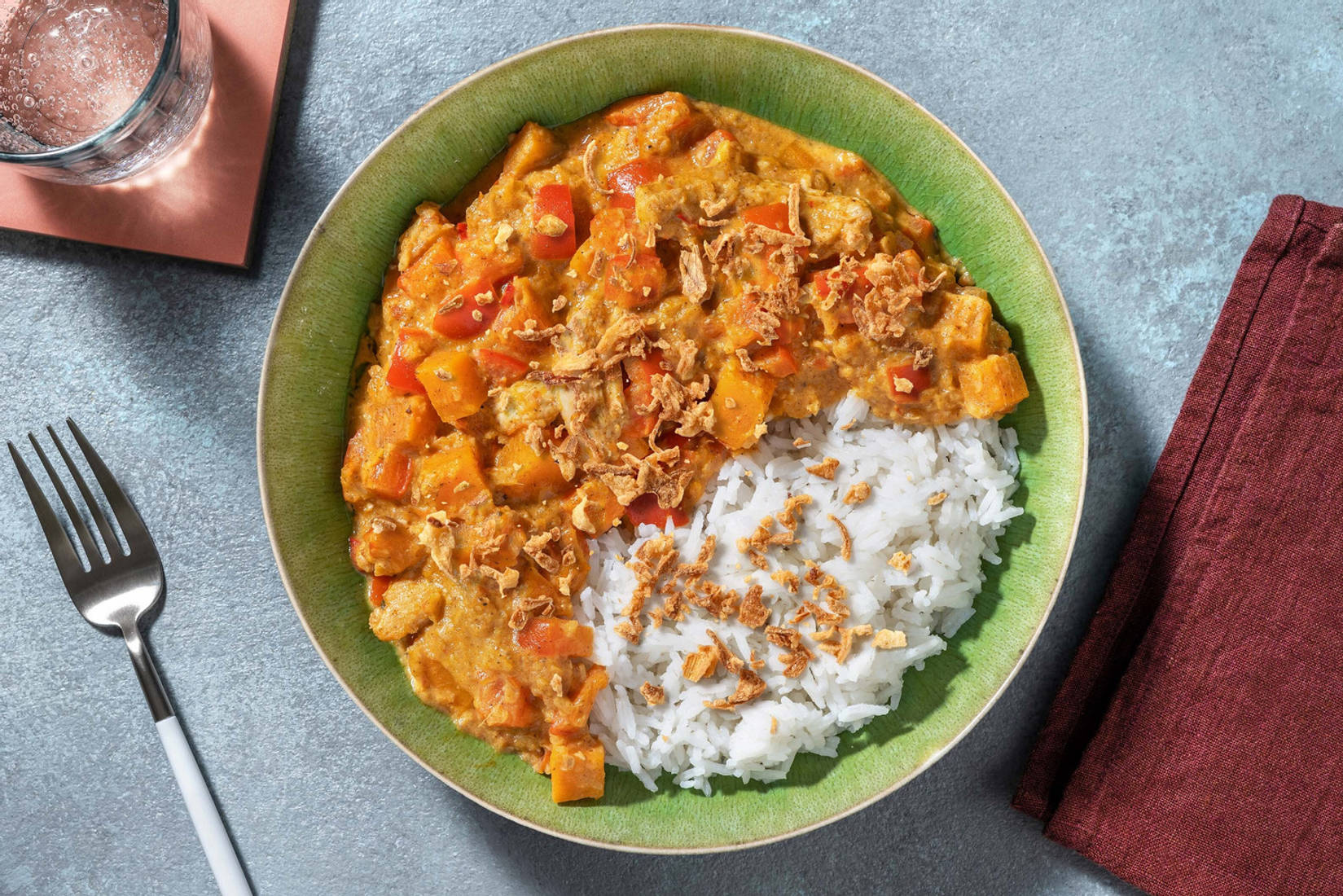 Kruidige curry met kippendij en zoete aardappel