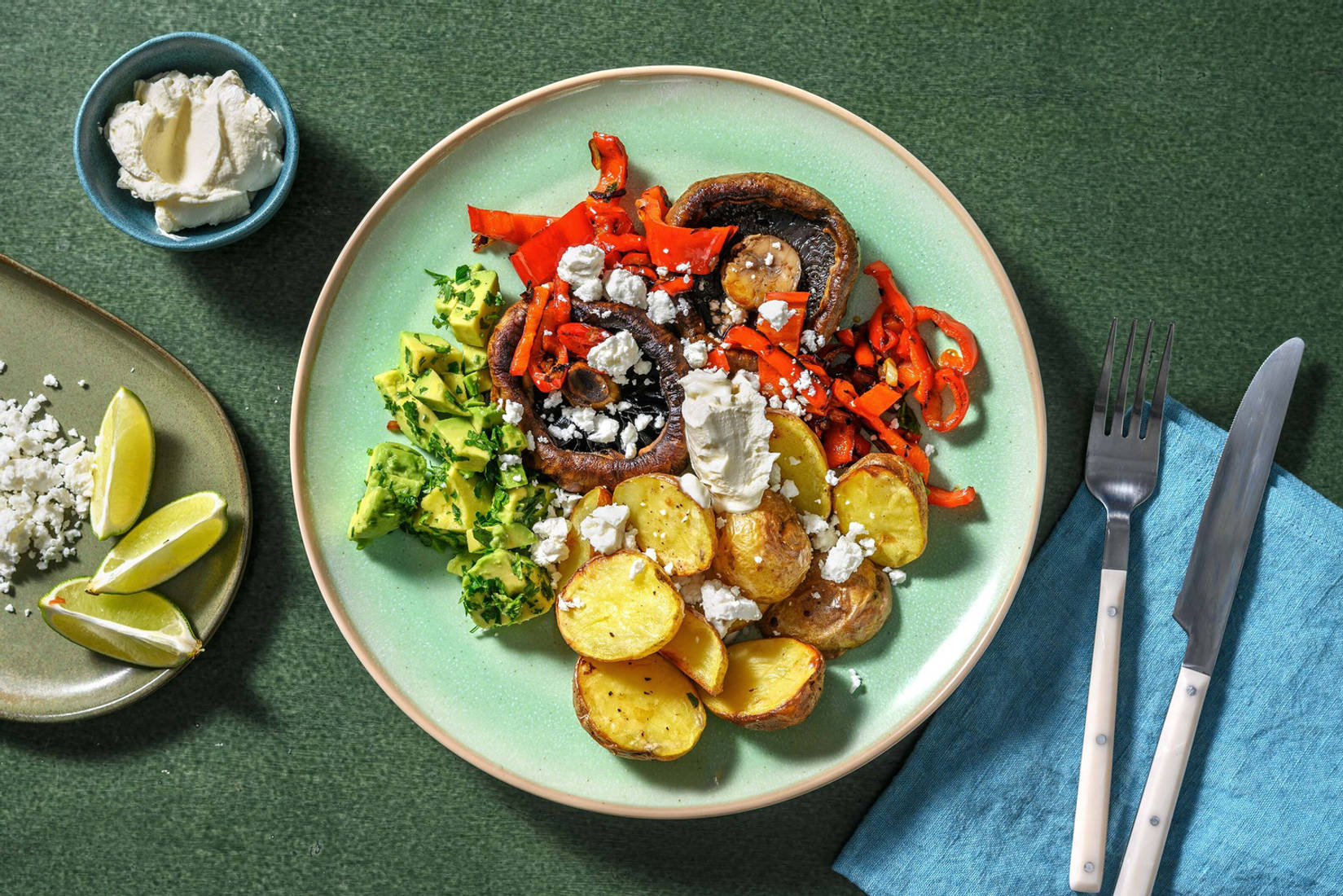 Portobello met salsa van avocado en limoen
