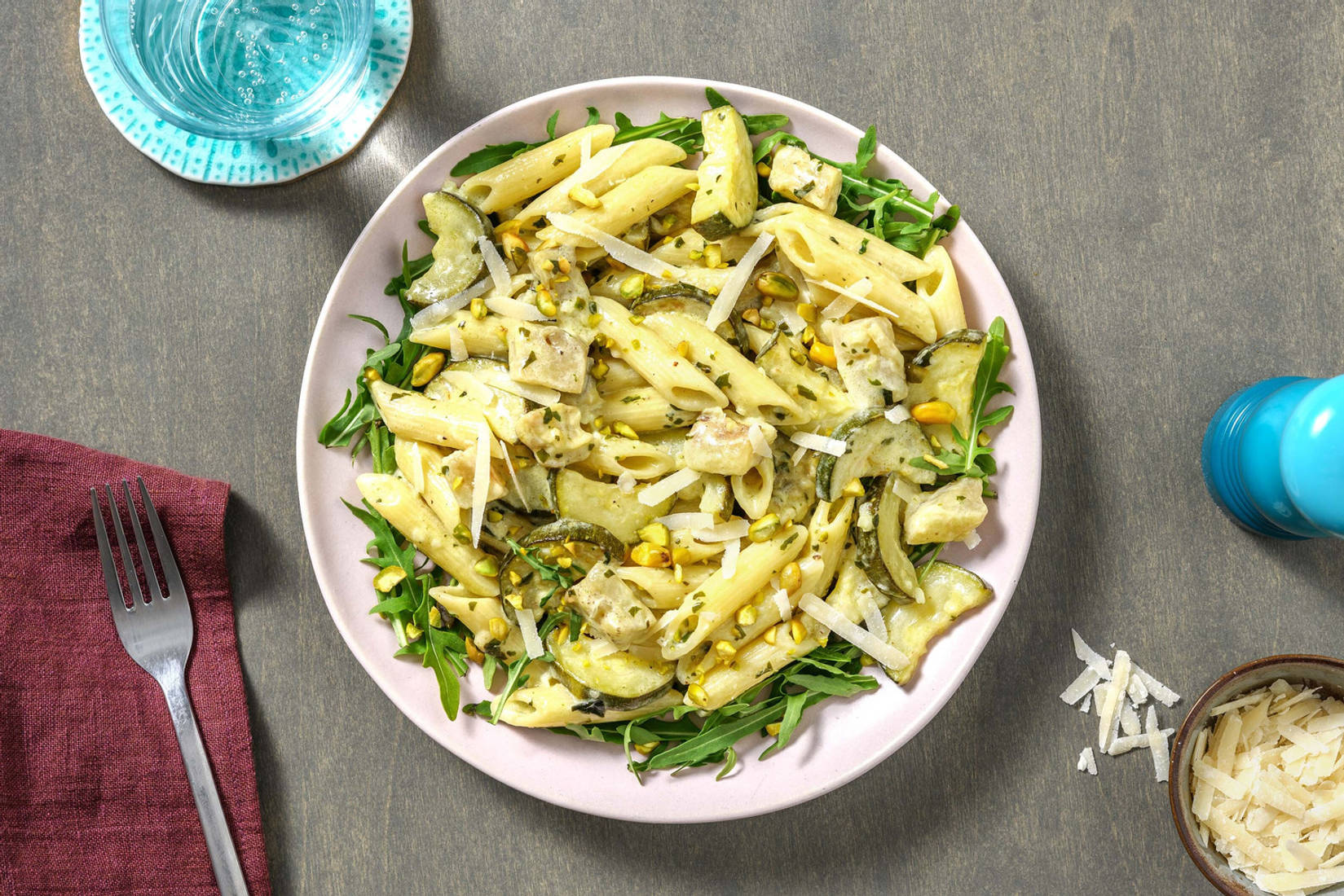 Penne, crème de basilic & pistaches