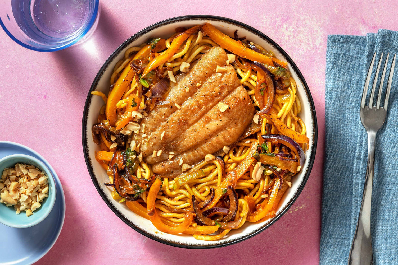 Heekfilet met roerbaknoedels