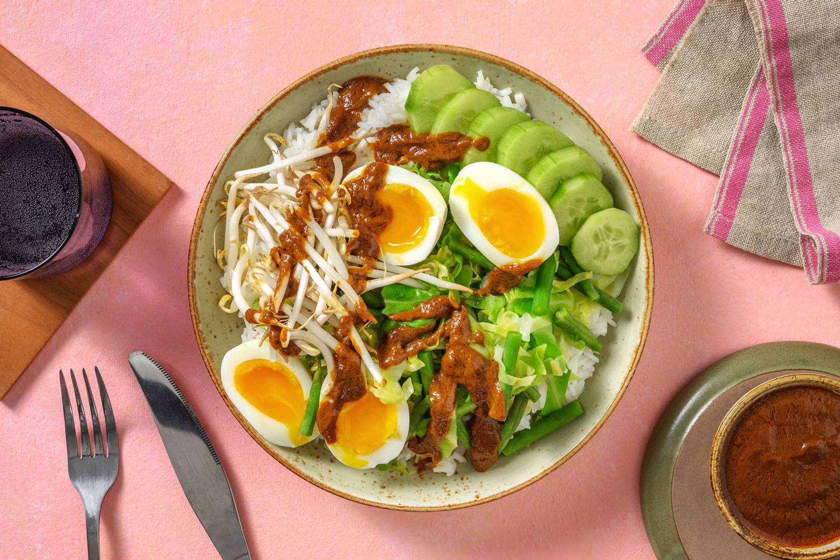 Gado gado met sperziebonen en kokos-pindasaus