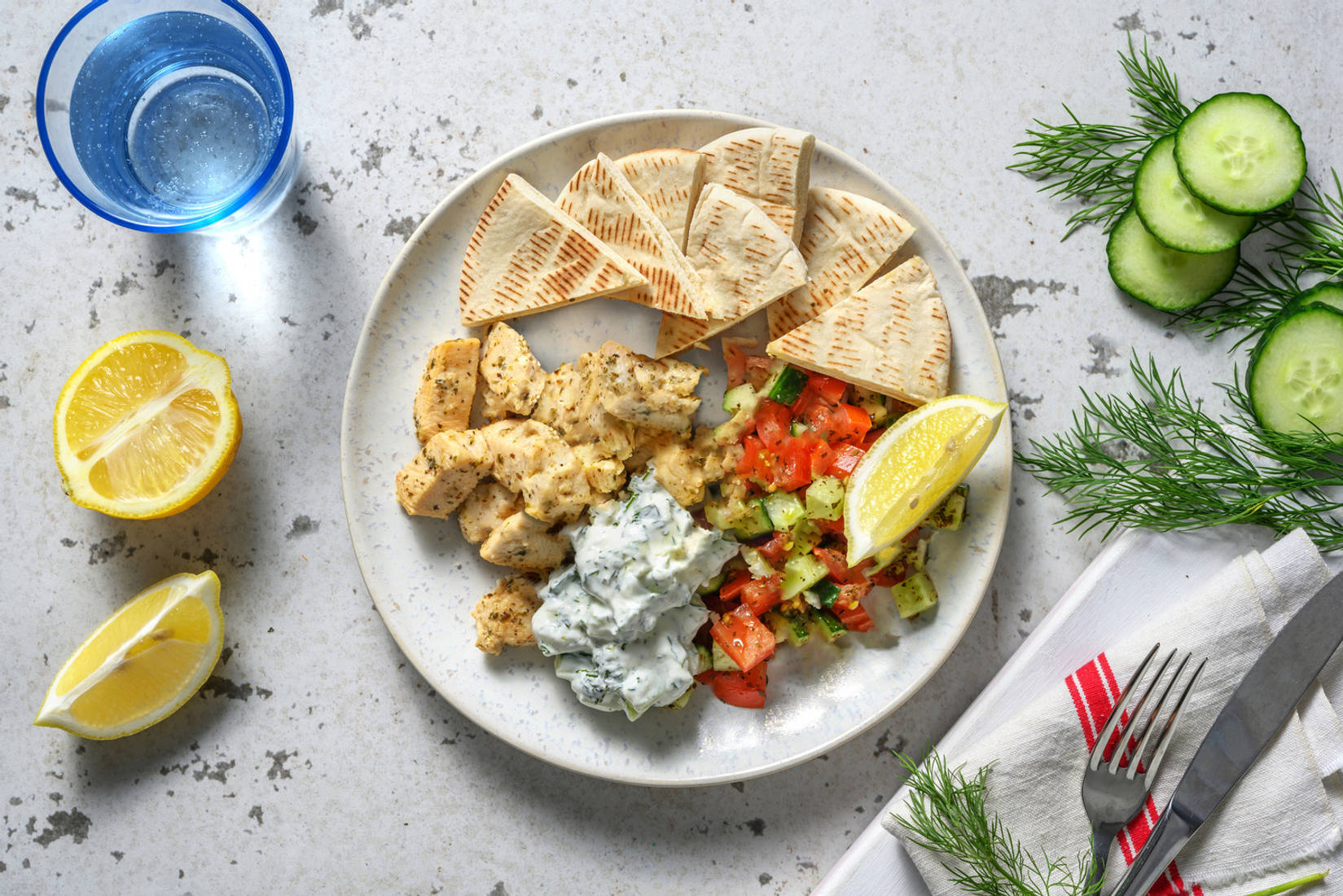 Assiette souvlaki poulet & tzatziki maison