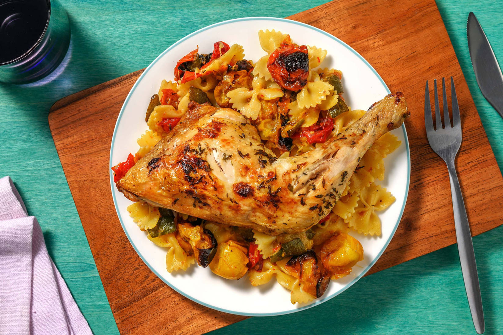 Cuisse de poulet & légumes rôtis au thym