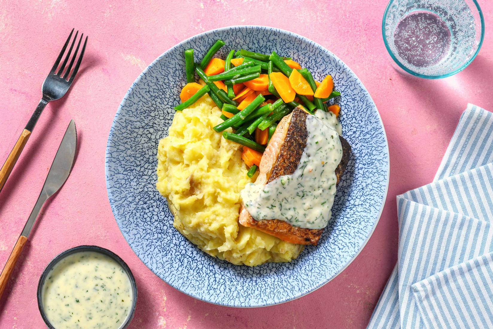 Gebakken zalm in dilleroomsaus