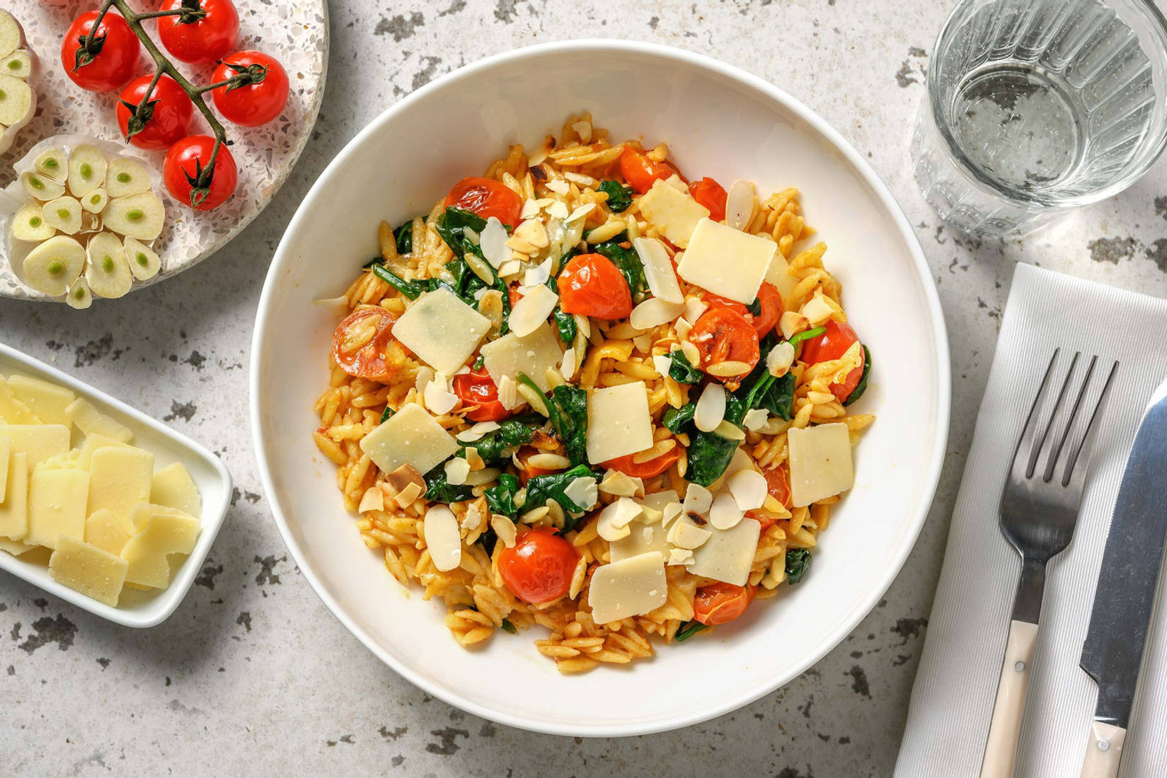 Orzo aux épinards & tomates cerises