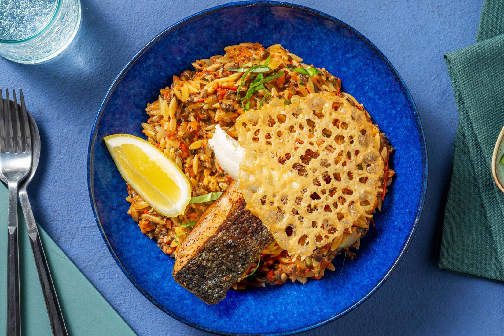 Orzo mit extra Lachs selbst gemachtem Calabrese Pesto