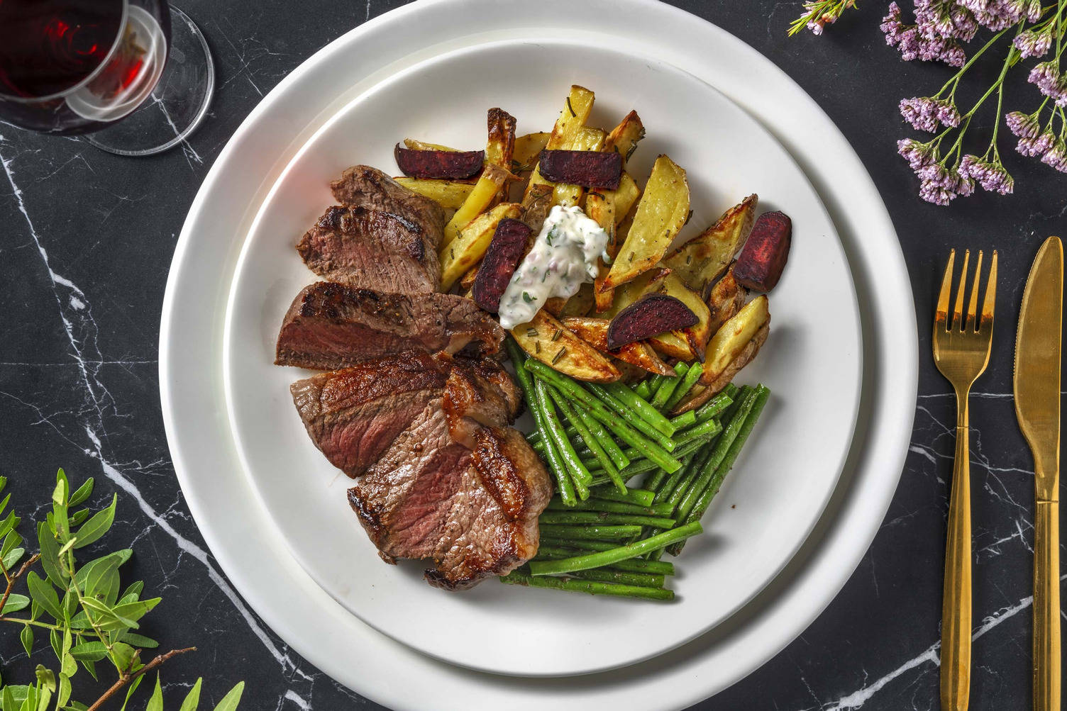 Pandestegt steak og estragon-aioli