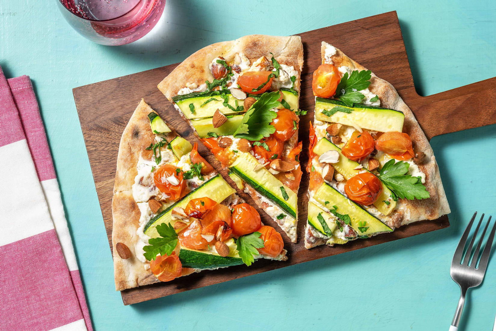 Pinsa con ricotta infornata al miele e mandorle