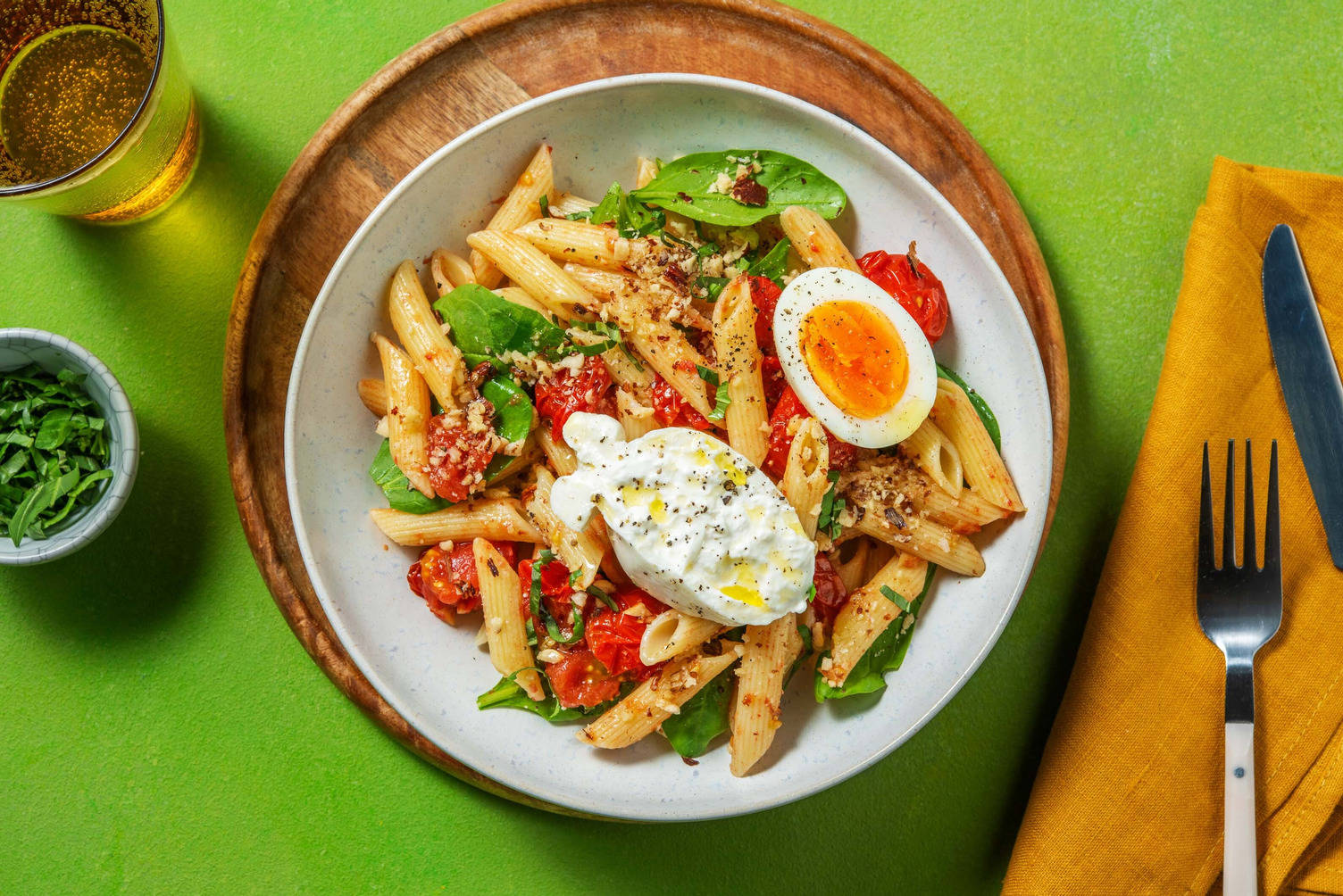 Salade de penne, burrata & tomates cerises