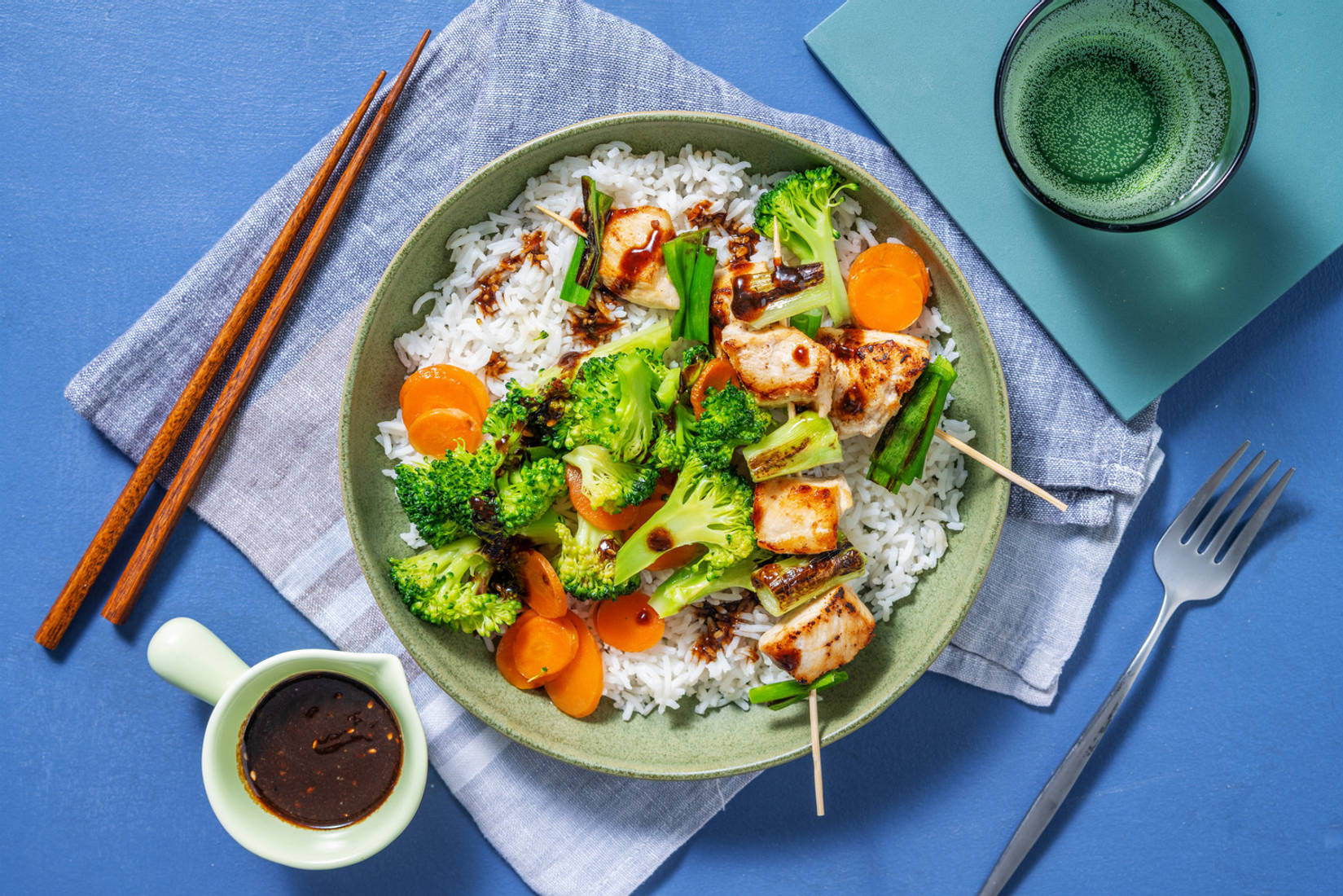 Poulet yakitori en sauce douce au sésame