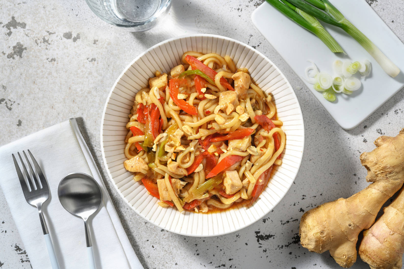 Nouilles udon sautées au poulet