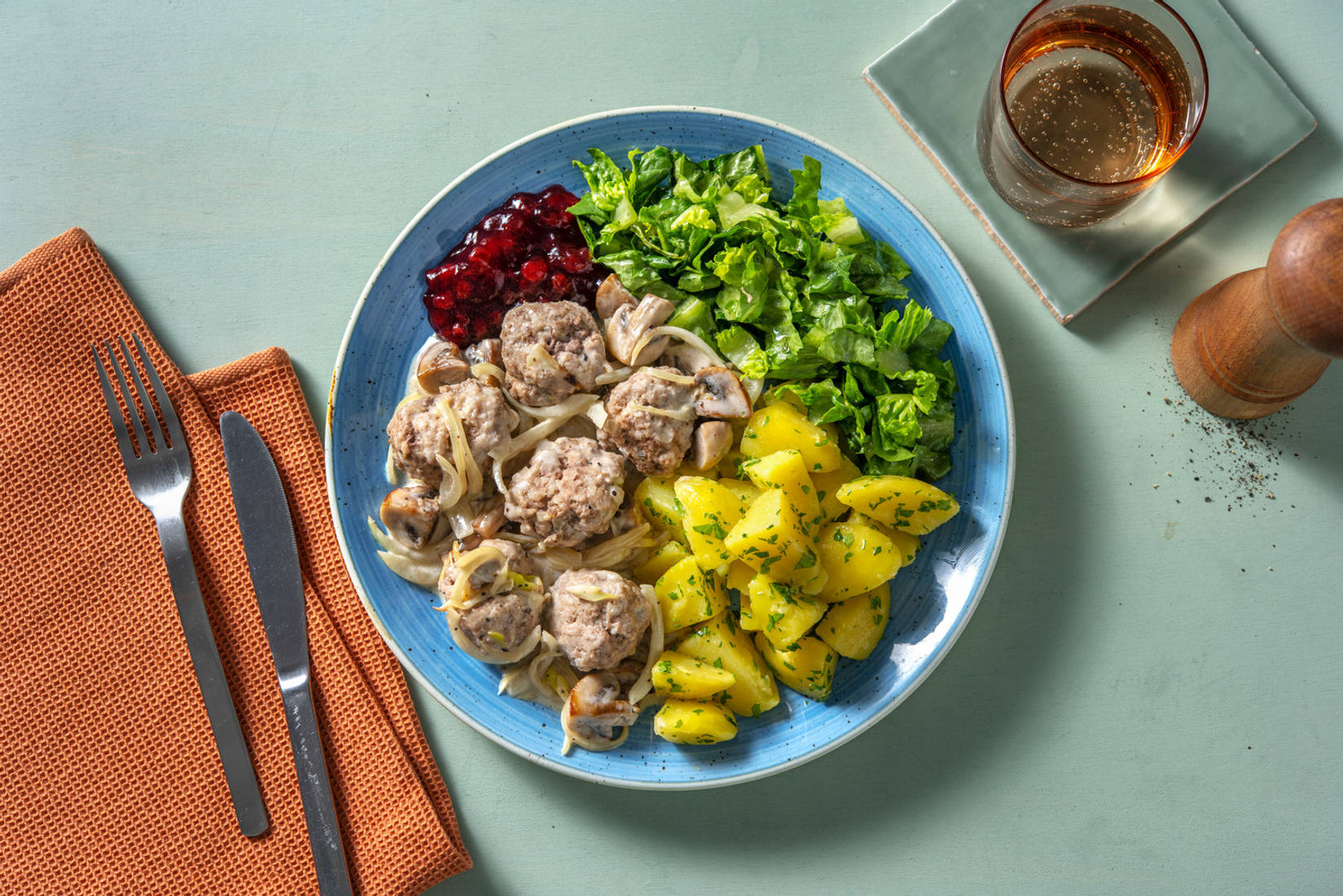 Köttbullar: Schwedische Hackbällchen