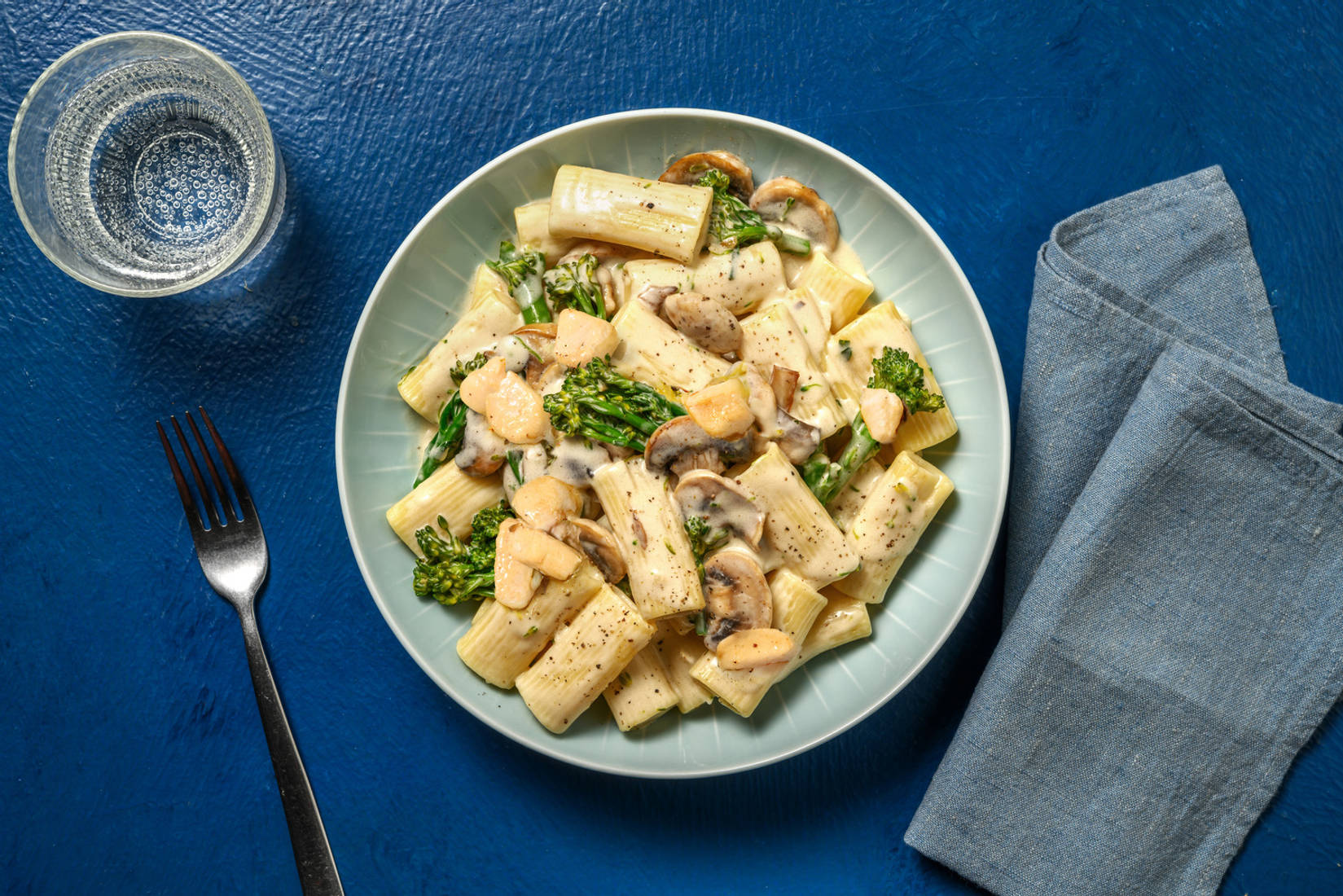 Quick Creamy Truffle Meat-Free Chicken and Mushroom Rigatoni 