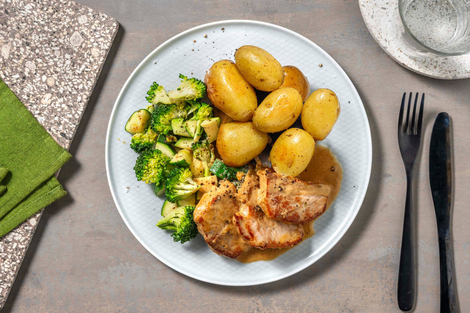 Fläskytterfilé och krämig senapssås