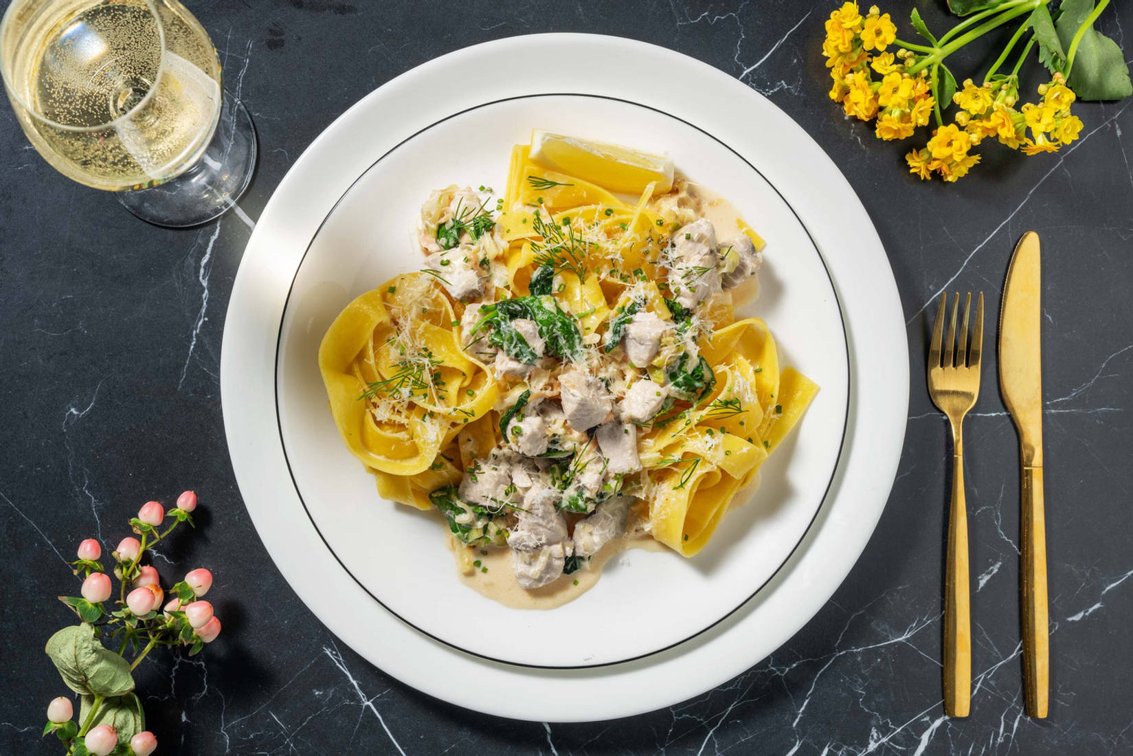 Verse pappardelle met gepocheerde kabeljauw