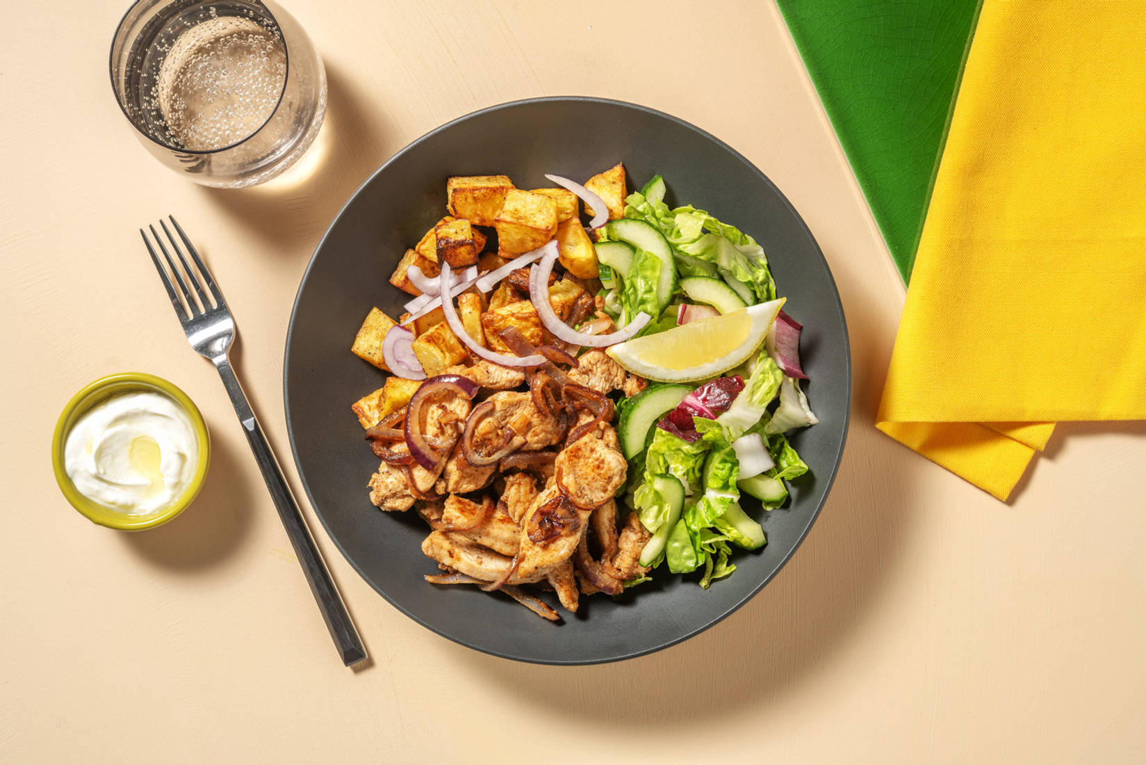 Assiette shawarma poulet & sauce labneh