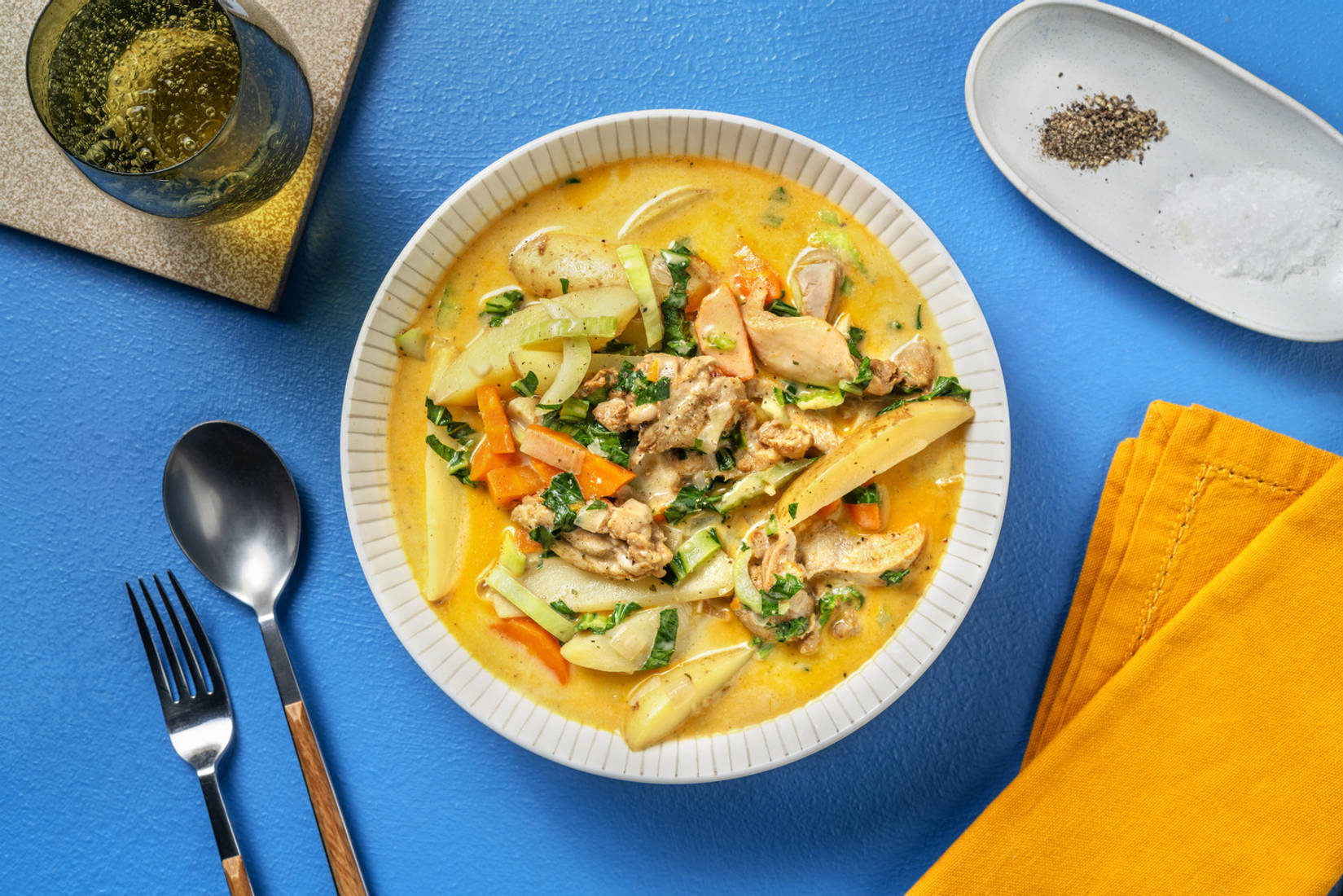 Kruidige kippensoep met kokosmelk