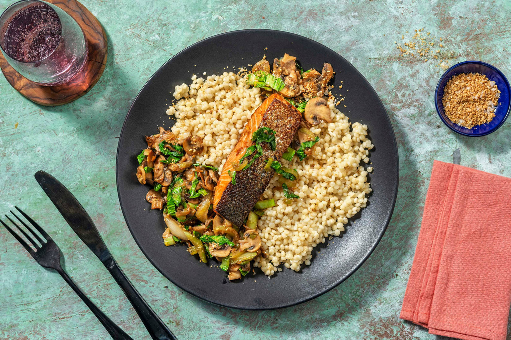 Oosters gemarineerde zalmfilet met parelcouscous