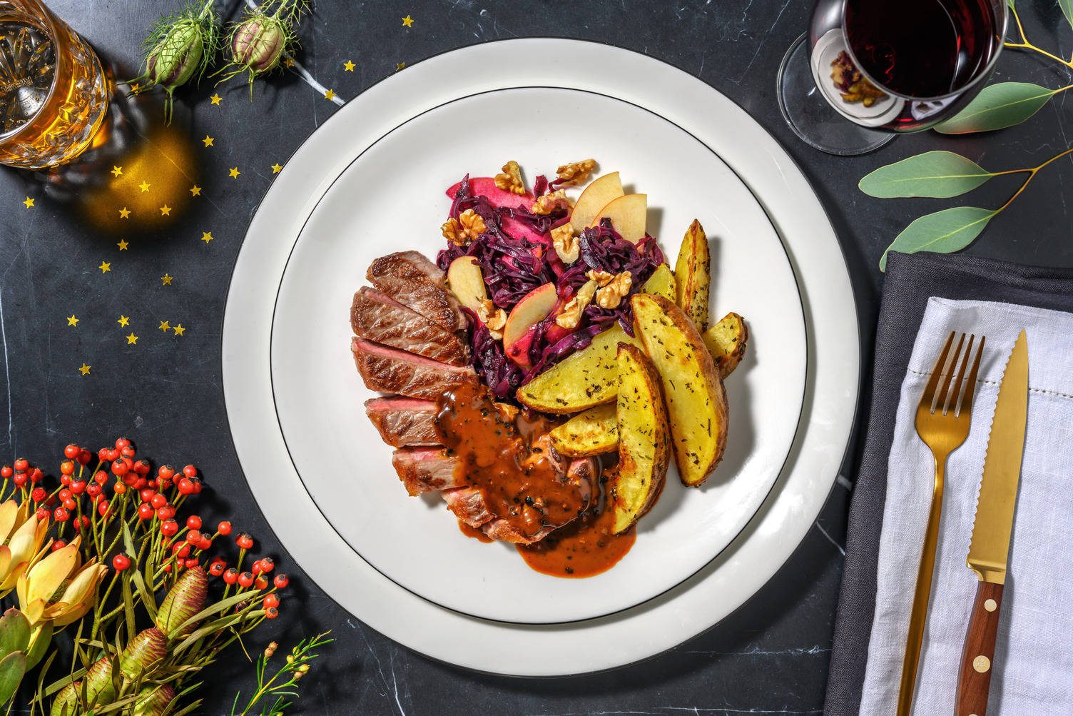 Pannestekt biff og kremet peppersaus