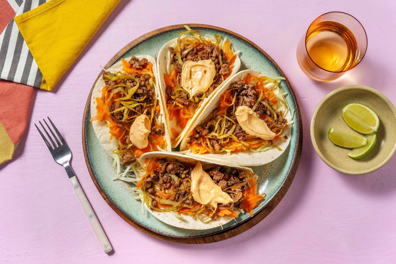 Asiatiska blandfärstacos