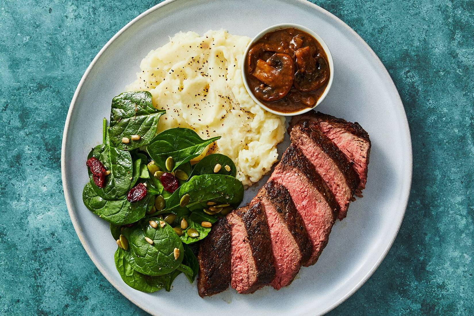Double contre-filet poêlé et sauce aux champignons