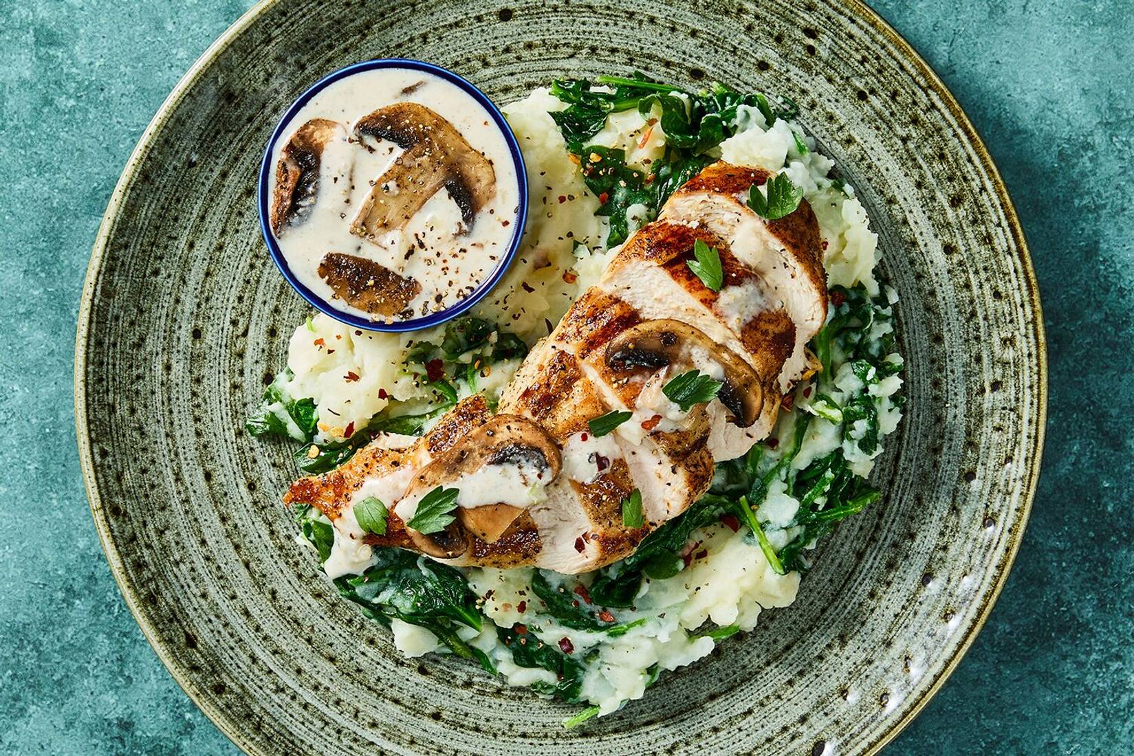 Hauts de cuisse de poulet en sauce aux champignons