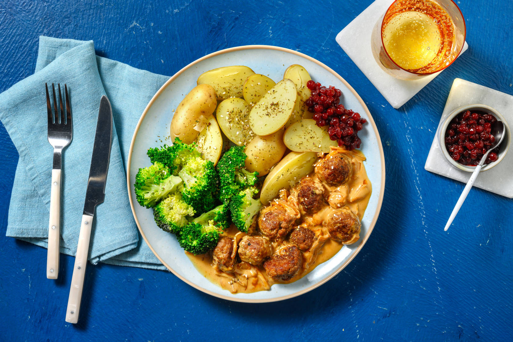 Gehaktballetjes op z'n Zweeds in roomsaus