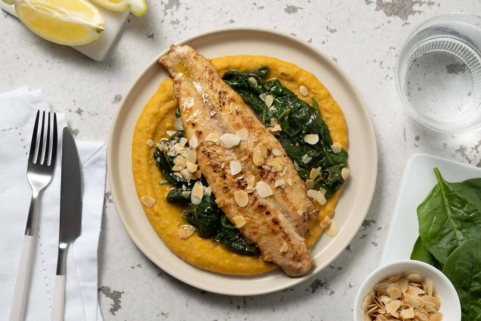 Gebakken heekfilet met spinazie