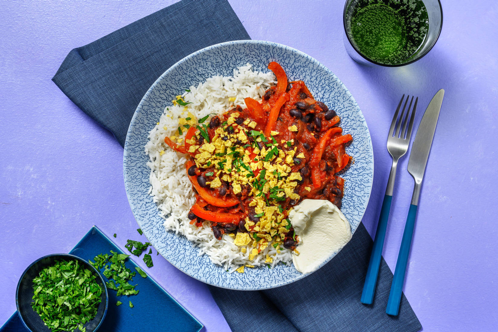 Bohnenpfanne mit Tortilla-Crunch